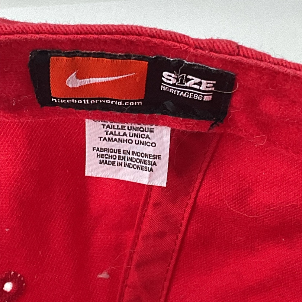 Nike 1 Size Heritage86 Red Adult Strapback Adjustable Hat Cap Embroidered Logo - Picture 6 of 6